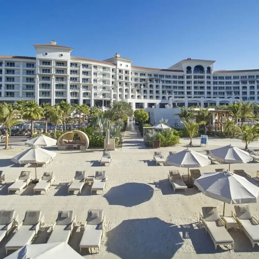 Гостиничный комплекс «Royal Beach»